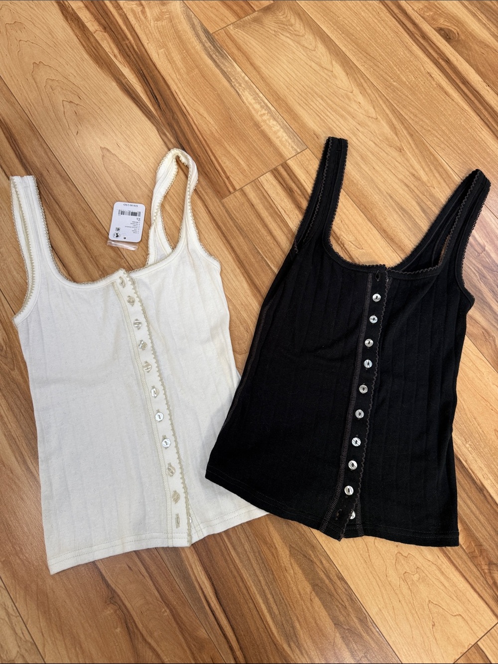 Free People Womenโs Ribbed Tank Top with Front Buttons - Black / White NWT ivory